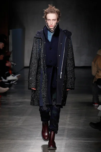 Look 3